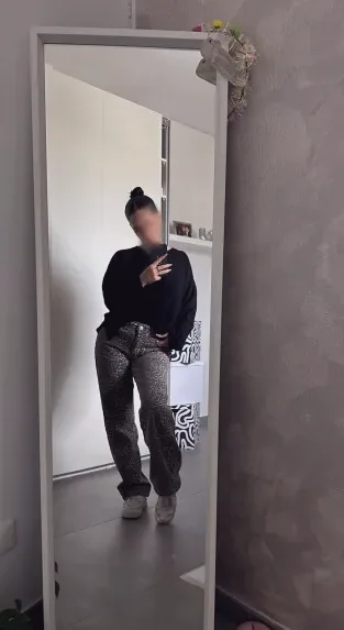 Amber, 21