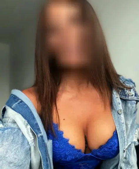 Anneke, 31