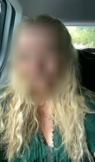 Chantal, 29