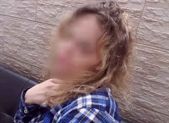 Ellen, 33