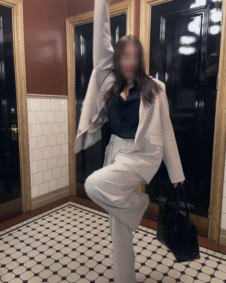 Emma, 29