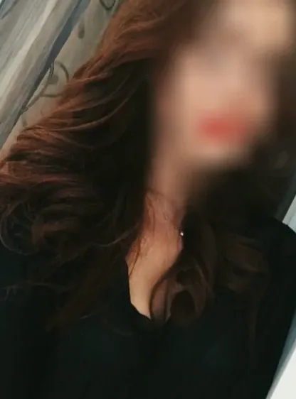Julie, 31