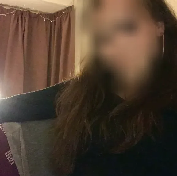 Mila, 25