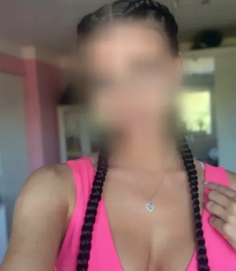 Norah, 29