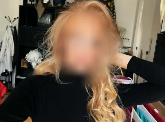 Sophie, 21
