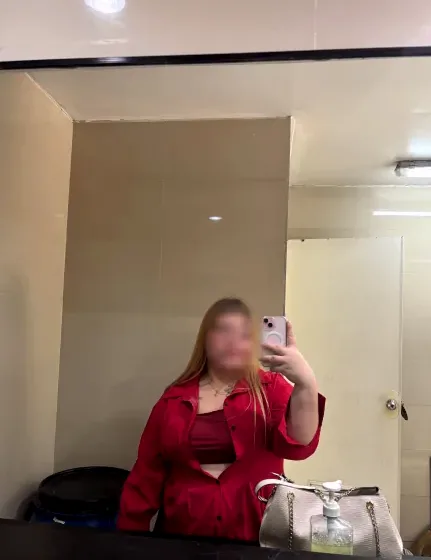 Zoe, 26
